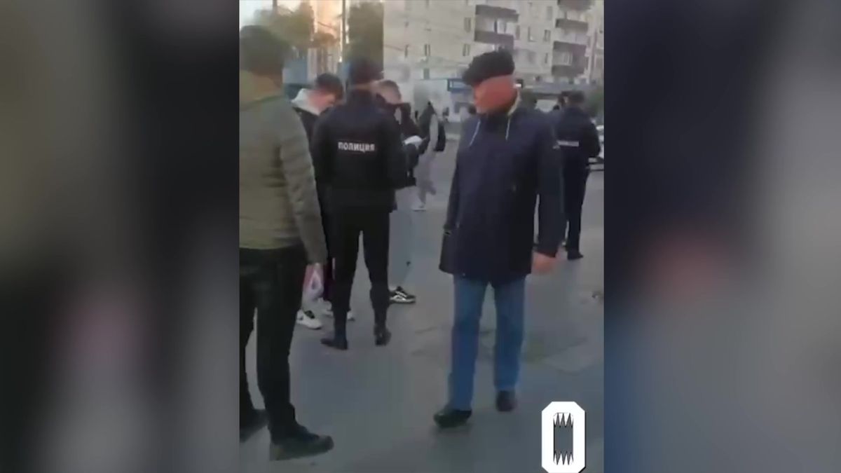 Rozruch v Moskvě. Policisté číhali s předvoláním do armády u metra